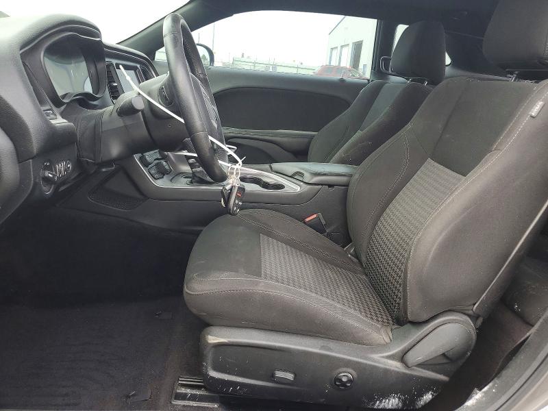 64137866 :رقم المزاد ، 2C3CDZBT4JH116722 vin ، 2018 Dodge Challenger مزاد بيع