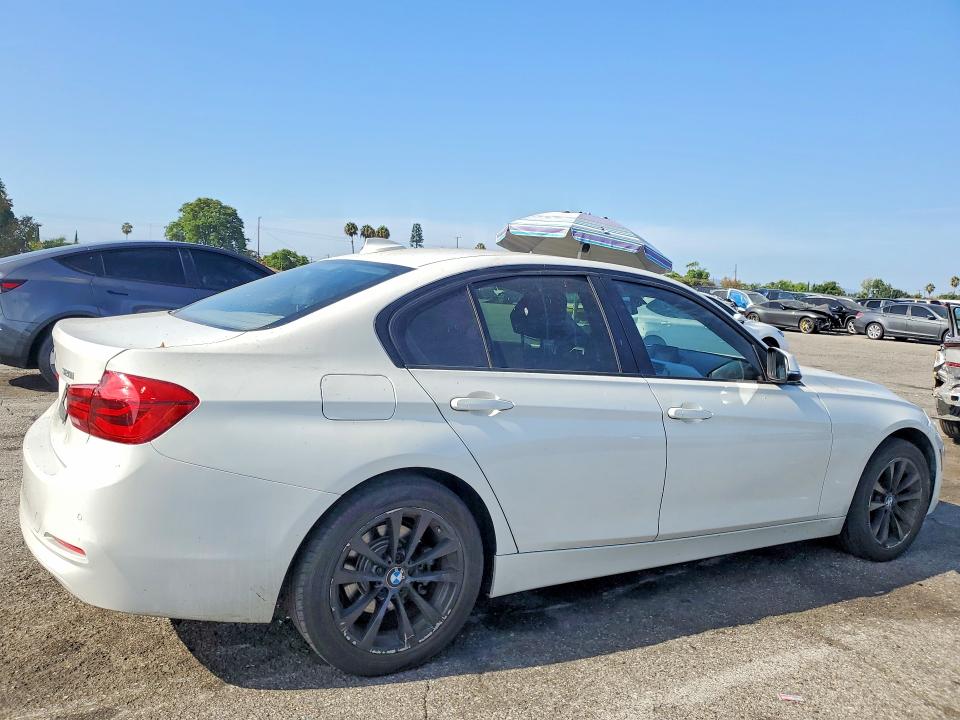 Продаж на аукціоні авто 2017 Bmw 320, vin: WBA8E1G3XHNU17387, номер лоту: 64374836