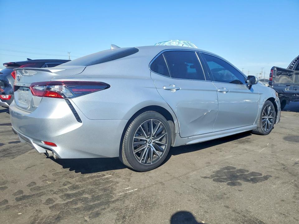 2022 Toyota Camry მანქანა იყიდება აუქციონზე, vin: 4T1G11AK8NU673289, აუქციონის ნომერი: 65665696
