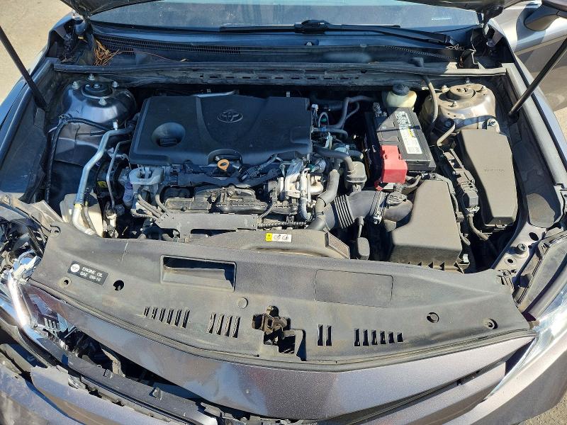 64136416 :رقم المزاد ، 4T1B11HK0JU530380 vin ، 2018 Toyota Camry L/le/xle/se مزاد بيع