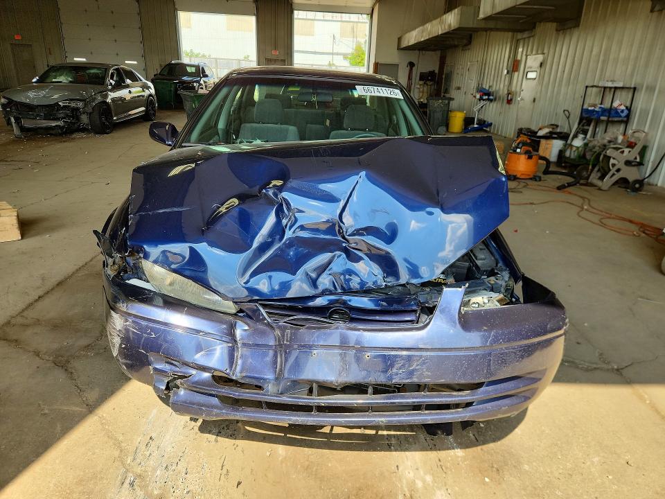 1998 Toyota Camry მანქანა იყიდება აუქციონზე, vin: 4T1BG28K0WU363823, აუქციონის ნომერი: 66741126