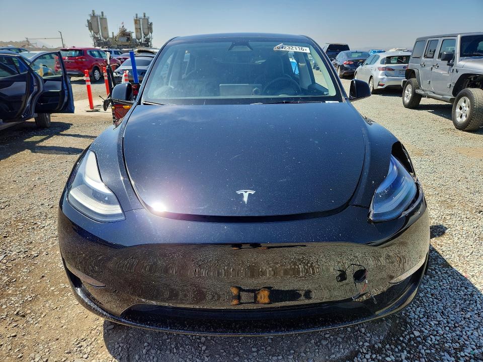 2024 Tesla Model Y მანქანა იყიდება აუქციონზე, vin: 7SAYGDED1RF097695, აუქციონის ნომერი: 64232116