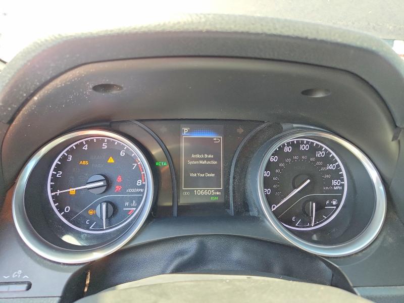 66289606 :رقم المزاد ، 4T1B11HK5JU526325 vin ، 2018 Toyota Camry مزاد بيع