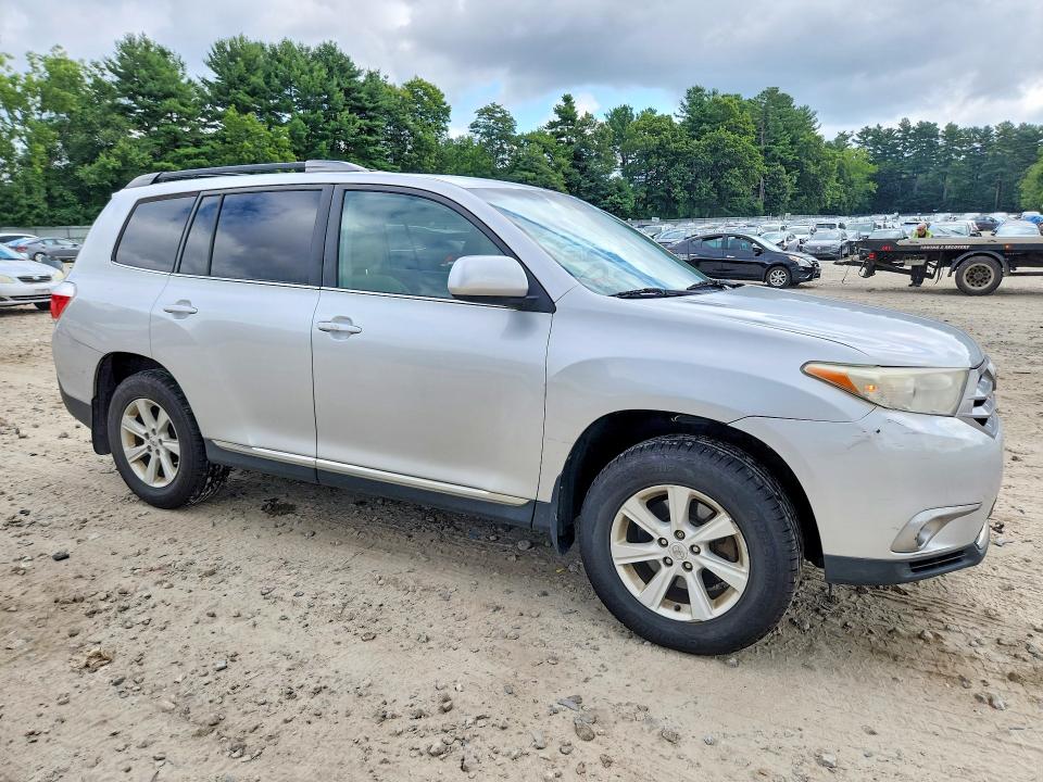 64149256 :رقم المزاد ، 5TDBK3EH3DS207584 vin ، 2013 Toyota Highlander مزاد بيع