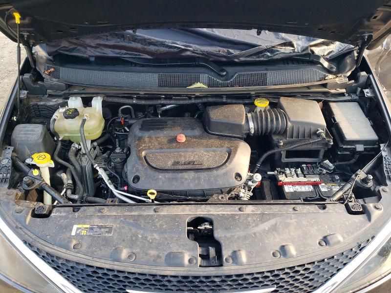 64100676 :رقم المزاد ، 2C4RC1DG5MR539463 vin ، 2021 Chrysler Voyager مزاد بيع
