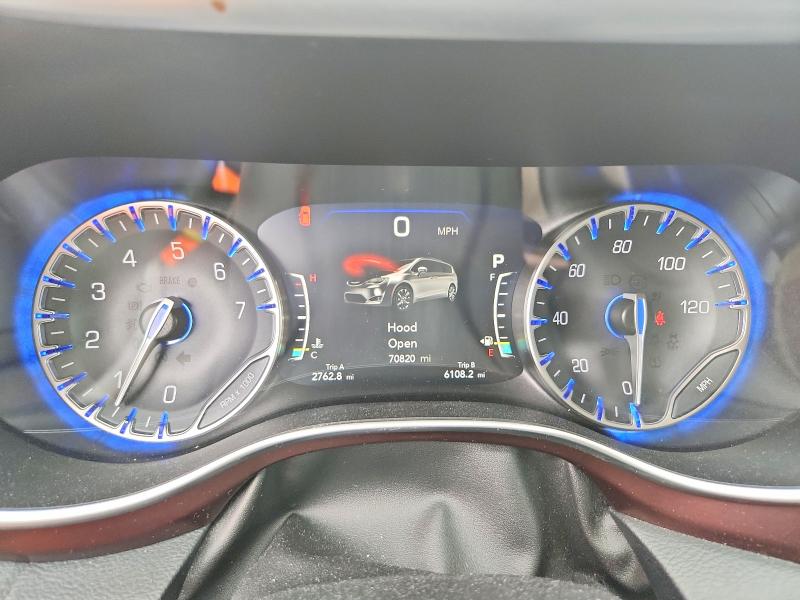 63183876 :رقم المزاد ، 2C4RC1GGXHR614059 vin ، 2017 Chrysler Pacifica مزاد بيع
