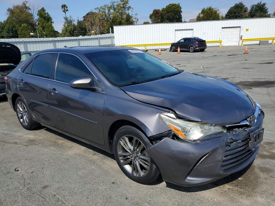 2017 Toyota Camry მანქანა იყიდება აუქციონზე, vin: 4T1BF1FK2HU621178, აუქციონის ნომერი: 64527066