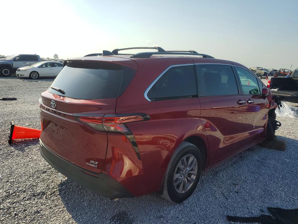 63671116 :رقم المزاد ، 5TDYRKEC5NS077782 vin ، 2022 Toyota Sienna مزاد بيع