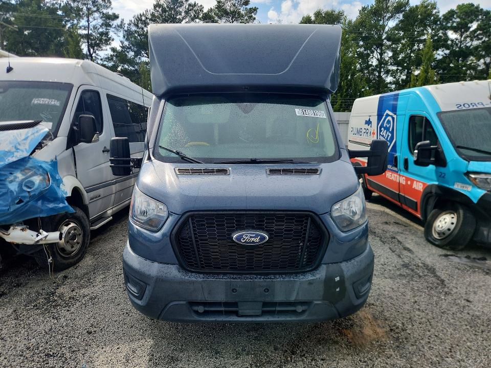 61498196 :رقم المزاد ، 1FDDF6P85MKA17848 vin ، 2021 Ford Transit مزاد بيع
