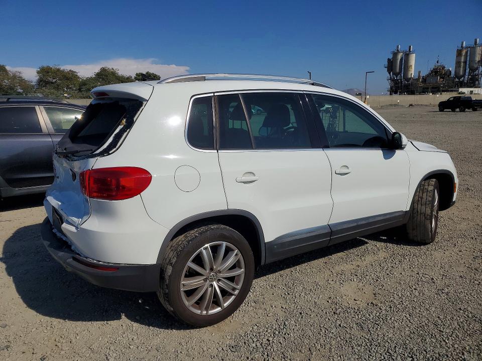 2016 Volkswagen Tiguan მანქანა იყიდება აუქციონზე, vin: WVGAV7AX0GW547606, აუქციონის ნომერი: 66786236