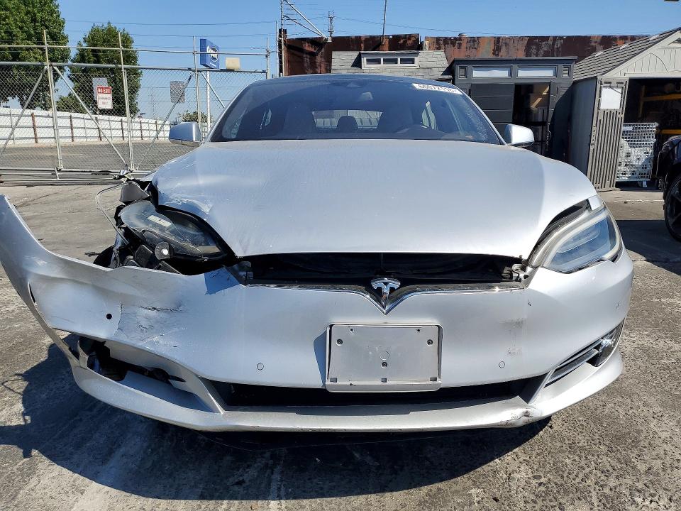 66072116 :رقم المزاد ، 5YJSA1E24GF153739 vin ، 2016 Tesla Model S مزاد بيع