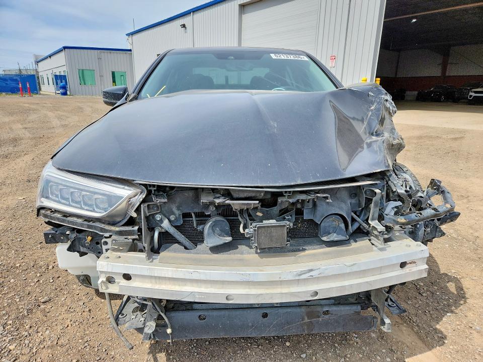 62137386 :رقم المزاد ، 19UUB3F31JA802214 vin ، 2018 Acura Tlk مزاد بيع