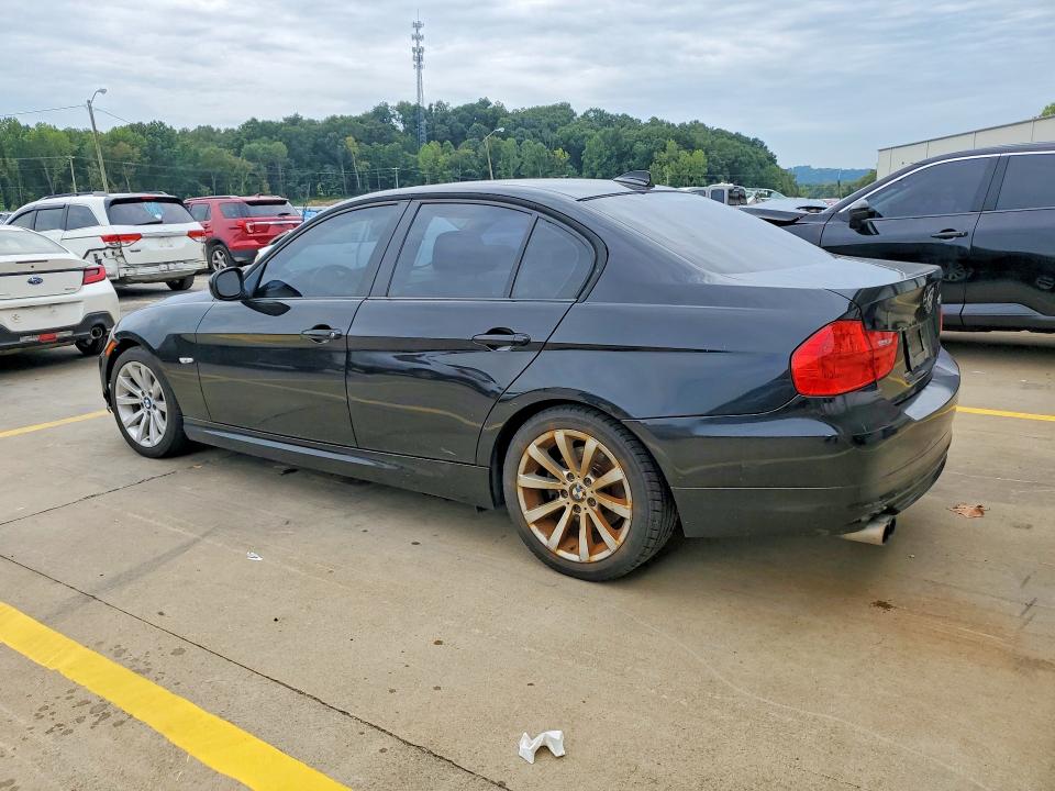 66489366 :رقم المزاد ، WBAPH7C50BE680654 vin ، 2011 Bmw 328 مزاد بيع