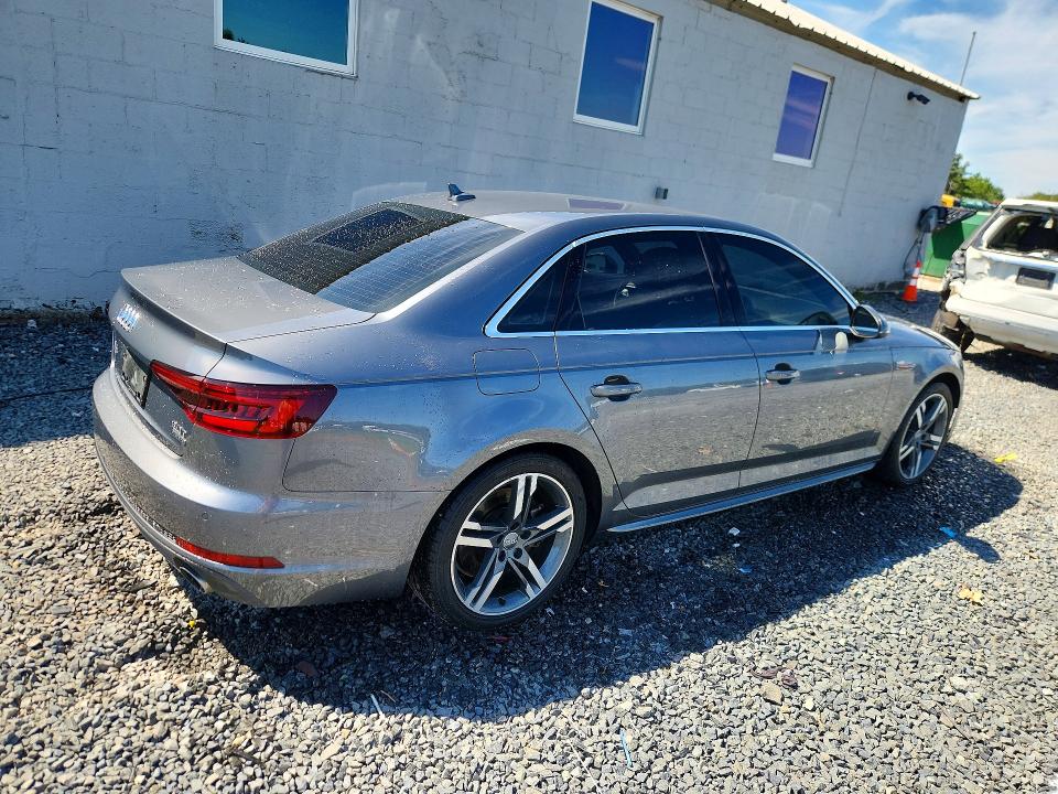 63597886 :رقم المزاد ، WAUENAF41JA066296 vin ، 2018 Audi A4 مزاد بيع