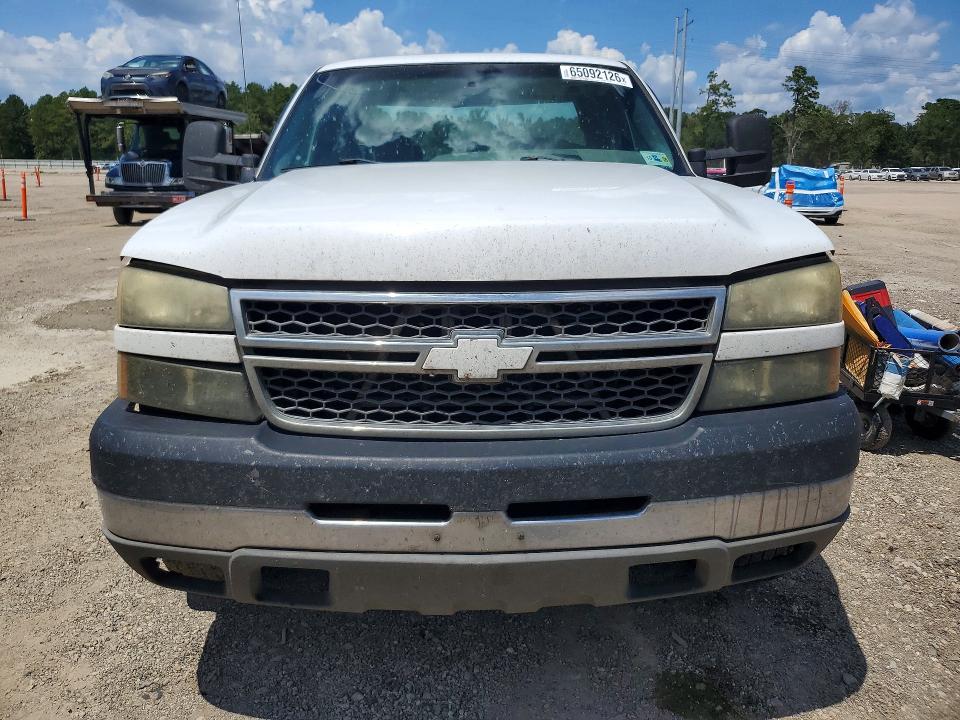 65092126 :رقم المزاد ، 1GCHC29U05E129605 vin ، 2005 Chevrolet Silverado مزاد بيع