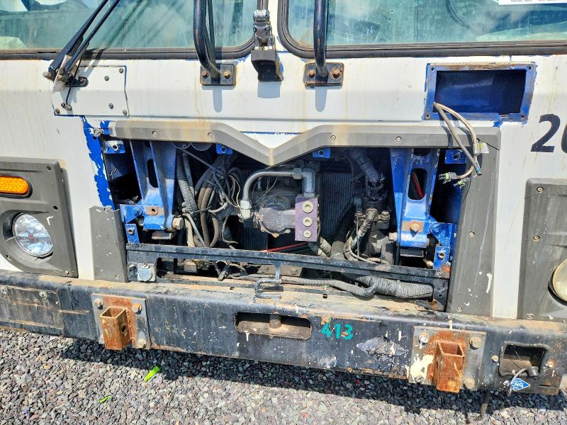 2014 Mack Leu613 მანქანა იყიდება აუქციონზე, vin: 1M2AU14CXEM002014, აუქციონის ნომერი: 63731576