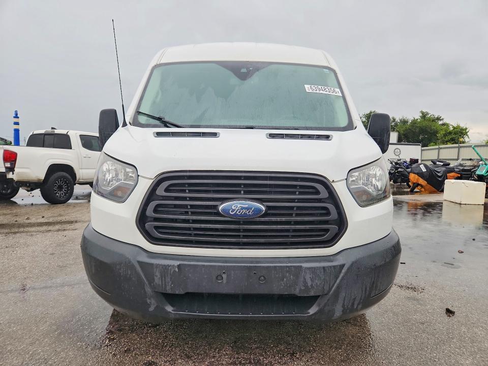 63948356 :رقم المزاد ، 1FTYR2CM6JKA48689 vin ، 2018 Ford Transit مزاد بيع
