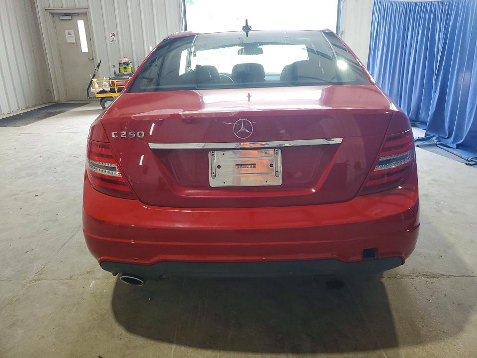 Продаж на аукціоні авто 2013 Mercedes-benz C, vin: WDDGF4HB0DR272680, номер лоту: 65154016