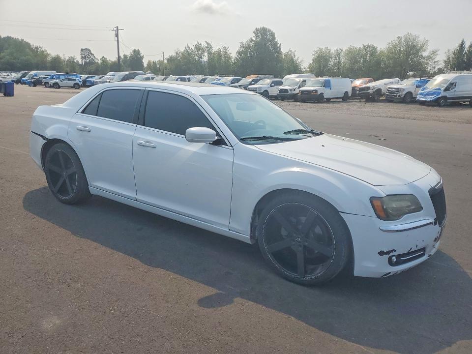 64717936 :رقم المزاد ، 2C3CCAAG3DH707704 vin ، 2013 Chrysler 300 مزاد بيع