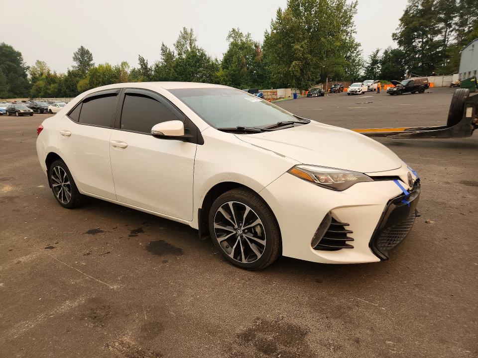 62481756 :رقم المزاد ، 5YFBURHE3HP613359 vin ، 2017 Toyota Corolla مزاد بيع