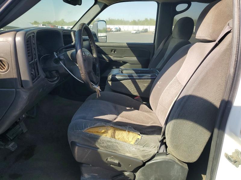 63793656 :رقم المزاد ، 1GCGK23U74F194399 vin ، 2004 Chevrolet Silverado مزاد بيع