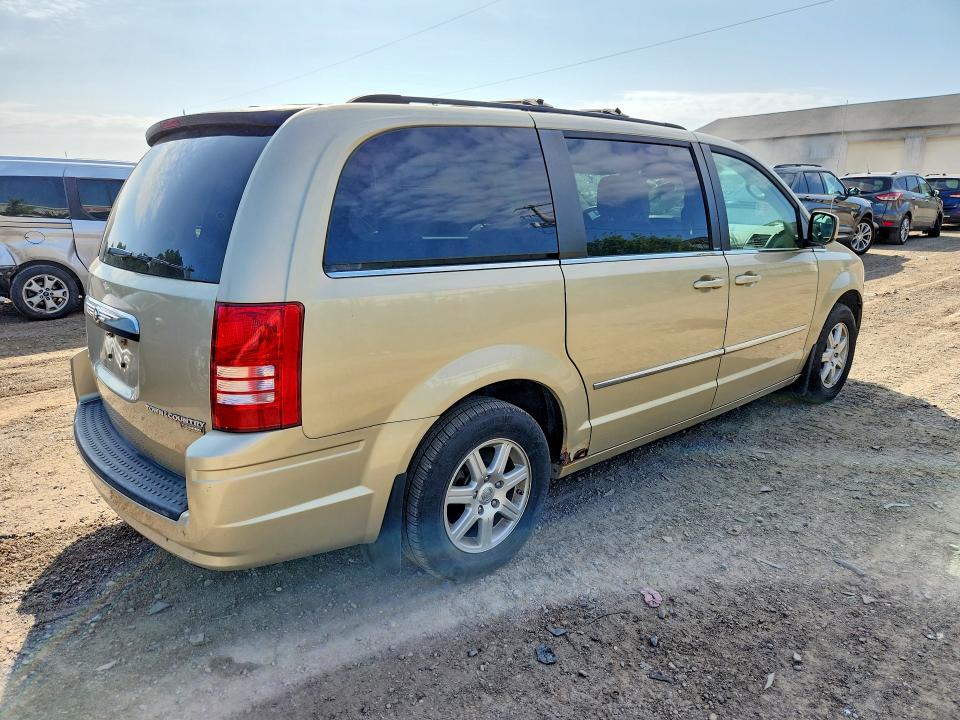 2010 Chrysler Town & Country მანქანა იყიდება აუქციონზე, vin: 2A4RR5D17AR380808, აუქციონის ნომერი: 65865196