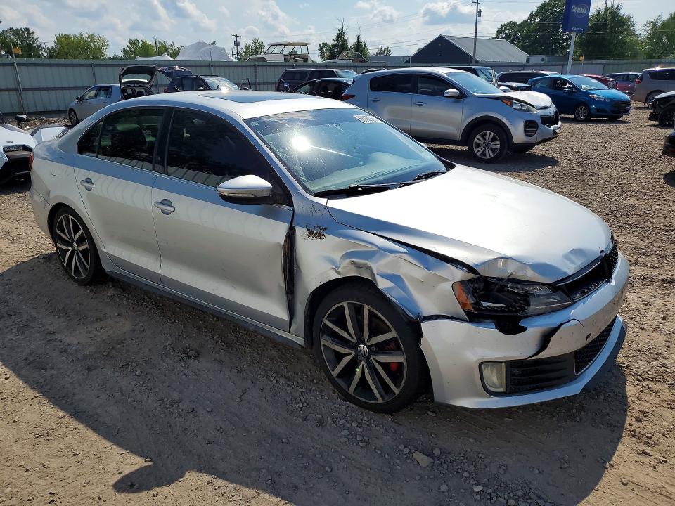Продаж на аукціоні авто 2014 Volkswagen Jetta, vin: 3VW4S7AJ4EM211568, номер лоту: 63530926