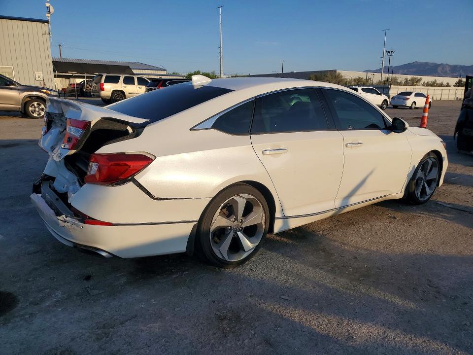 Aukcja sprzedaży 2018 Honda Accord, vin: 1HGCV2F9XJA053074, numer aukcji: 61791696