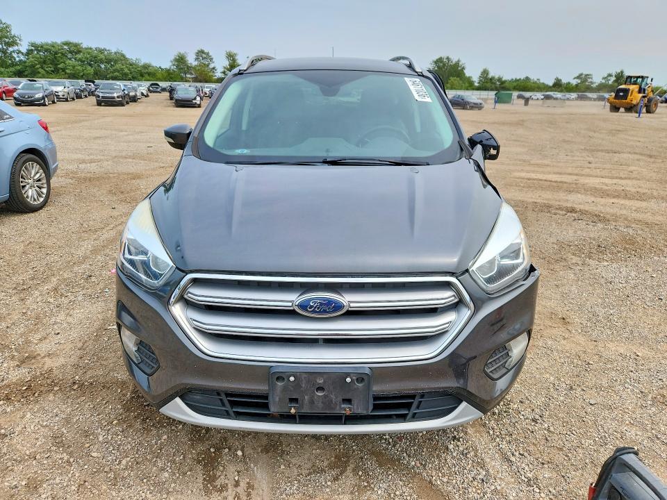 2017 Ford Escape მანქანა იყიდება აუქციონზე, vin: 1FMCU0JD6HUE31123, აუქციონის ნომერი: 64611036