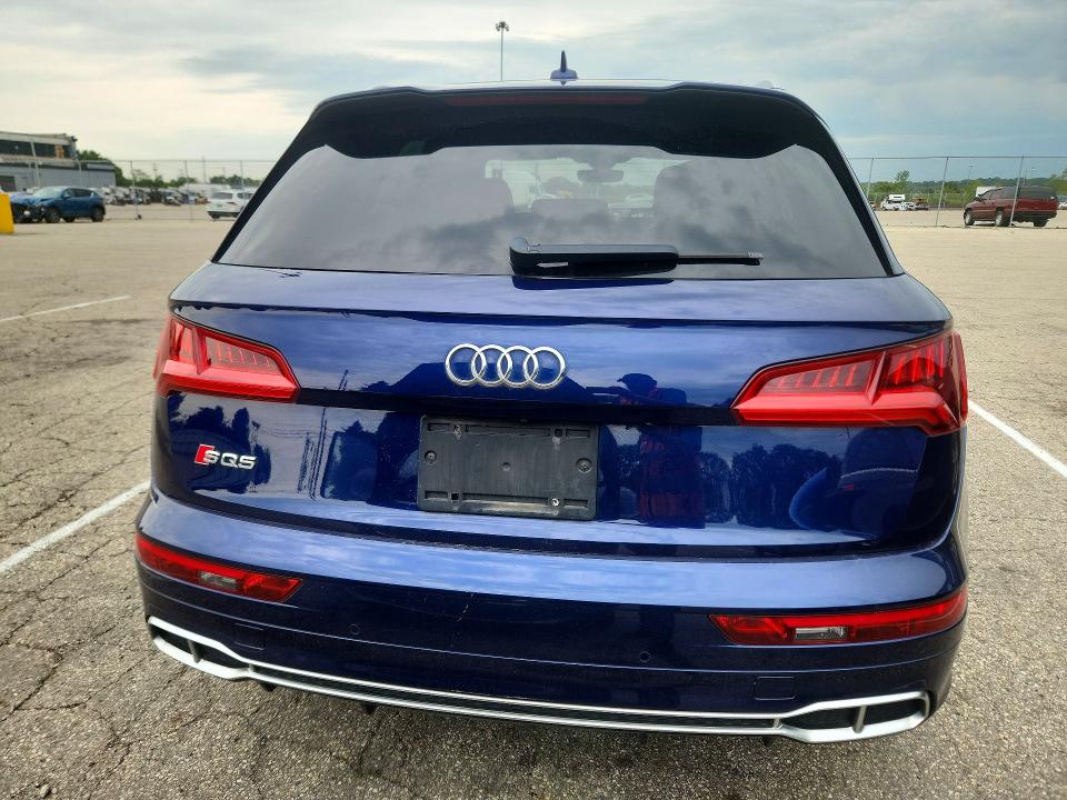 64618326 :رقم المزاد ، WA1C4AFY8J2161538 vin ، 2018 Audi Sq5 مزاد بيع