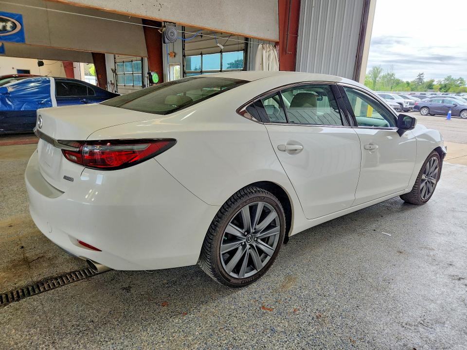 64116876 :رقم المزاد ، JM1GL1VM9J1325829 vin ، 2018 Mazda 6 مزاد بيع