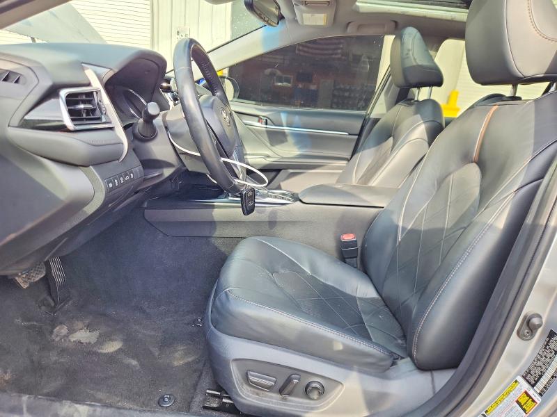 65910136 :رقم المزاد ، 4T1BZ1HKXJU020949 vin ، 2018 Toyota Camry مزاد بيع
