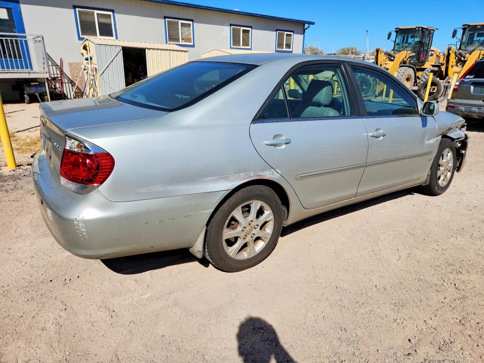 64969856 :رقم المزاد ، JTDBE30KX53011512 vin ، 2005 Toyota Camry مزاد بيع
