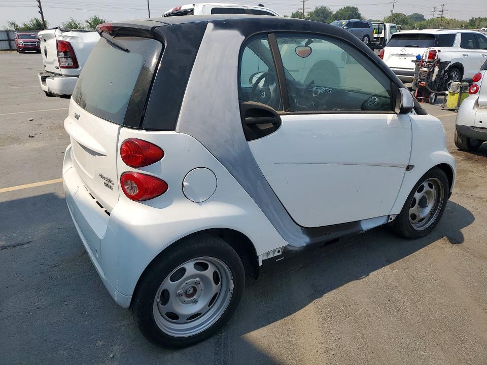 Продаж на аукціоні авто 2015 Smart Fortwo, vin: WMEEJ3BA4FK806822, номер лоту: 64790216