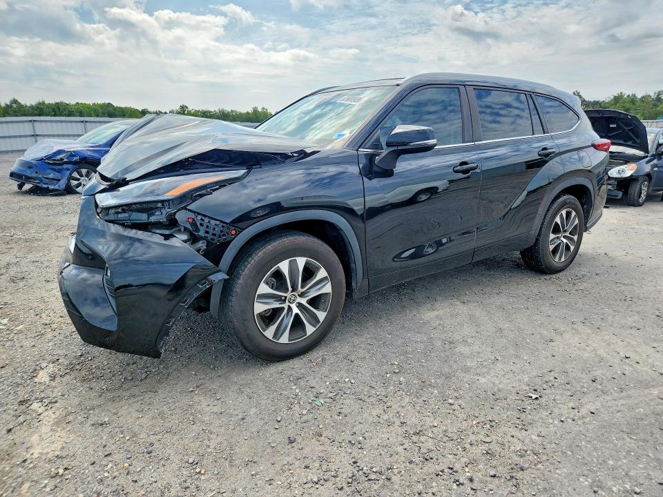 63688926 :رقم المزاد ، 5TDKDRAH6PS011520 vin ، 2023 Toyota Highlander مزاد بيع