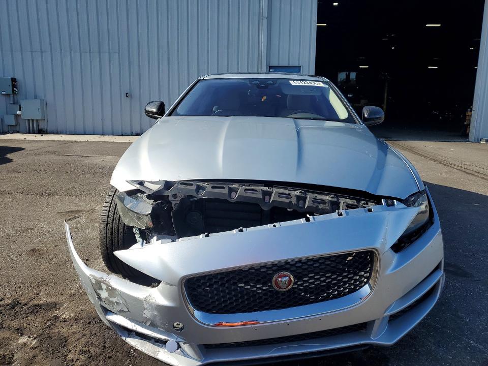63423496 :رقم المزاد ، SAJAS4BN5HA976426 vin ، 2017 Jaguar Xe مزاد بيع