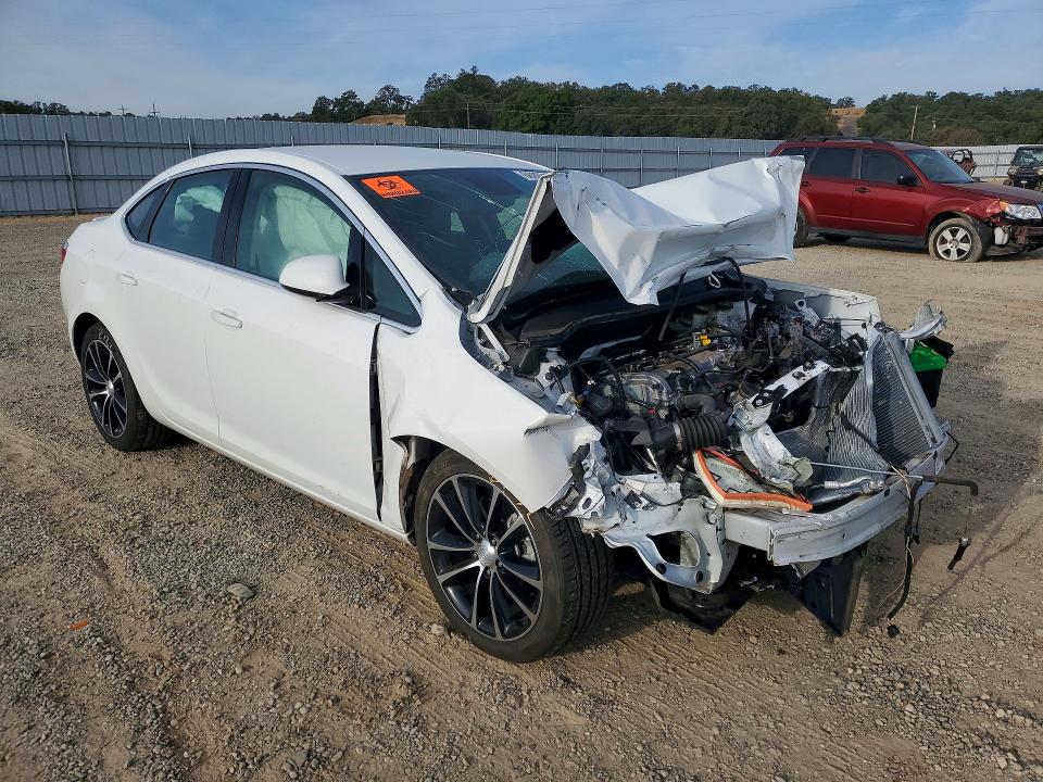 66098196 :رقم المزاد ، 1G4PW5SK8G4137839 vin ، 2016 Buick Verano مزاد بيع