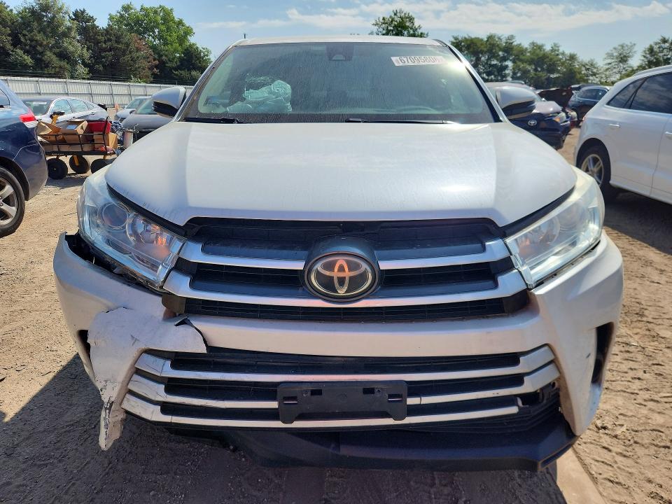 Aukcja sprzedaży 2018 Toyota Highlander, vin: 5TDBZRFH6JS800123, numer aukcji: 67095806