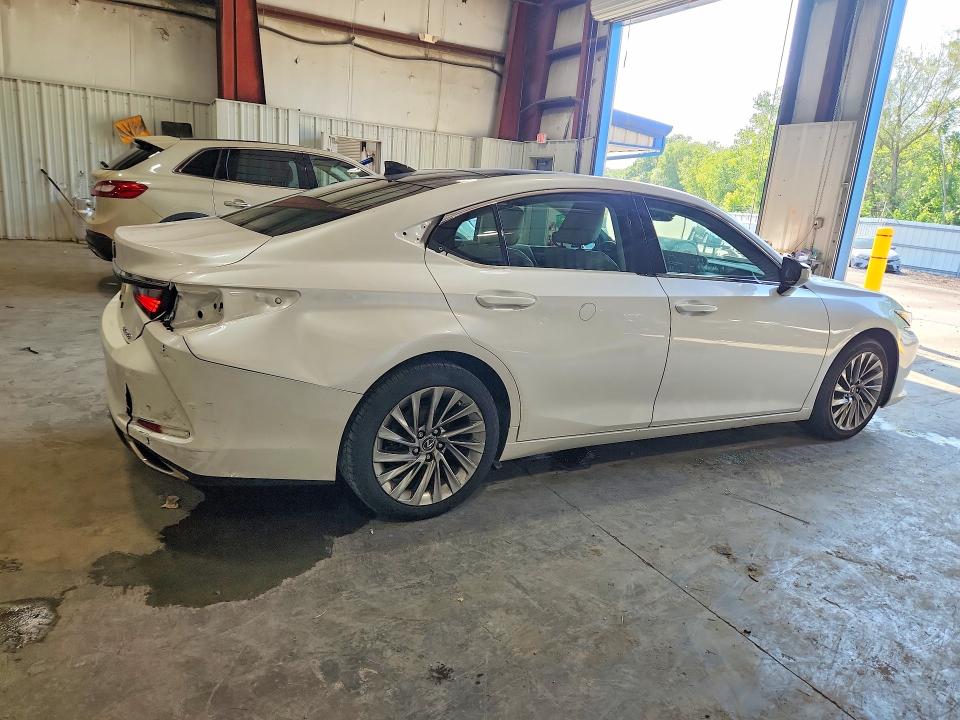 Продажа на аукционе авто 2019 Lexus Es, vin: 58ABZ1B17KU007103, номер лота: 64570256