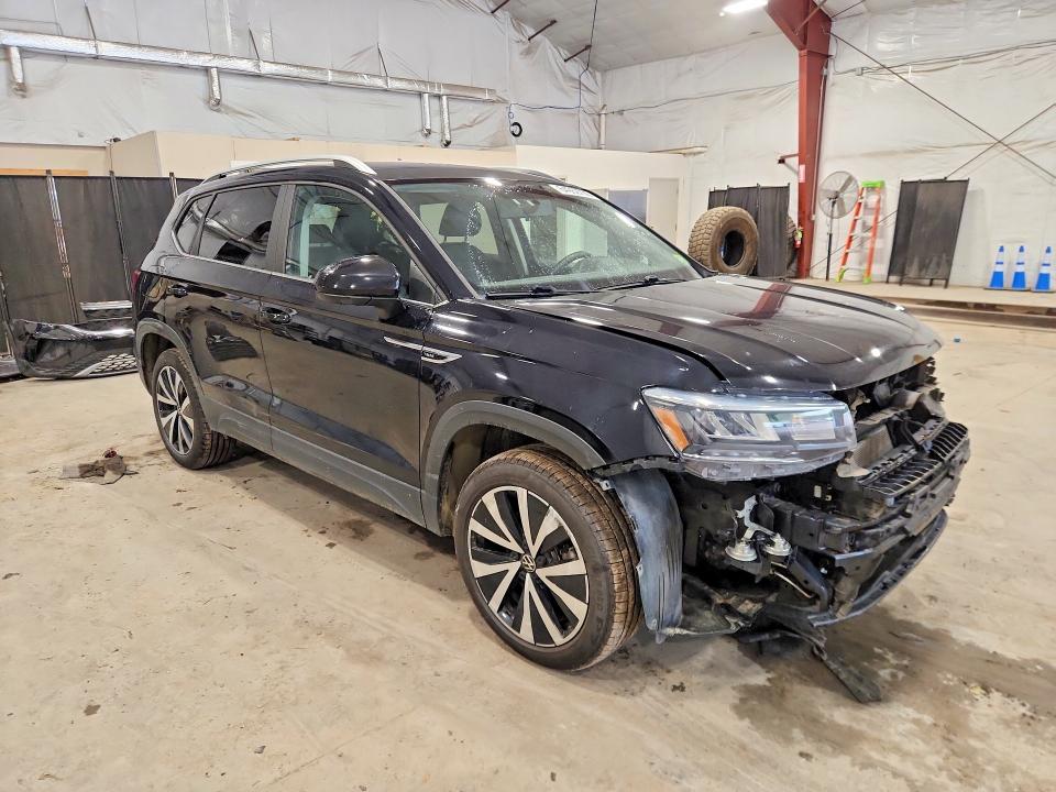 64962706 :رقم المزاد ، 3VVWX7B24NM046157 vin ، 2022 Volkswagen Taos مزاد بيع