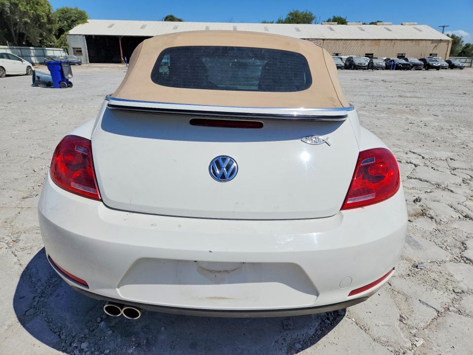 64339136 :رقم المزاد ، 3VW5X7AT7DM828419 vin ، 2013 Volkswagen Beetle مزاد بيع