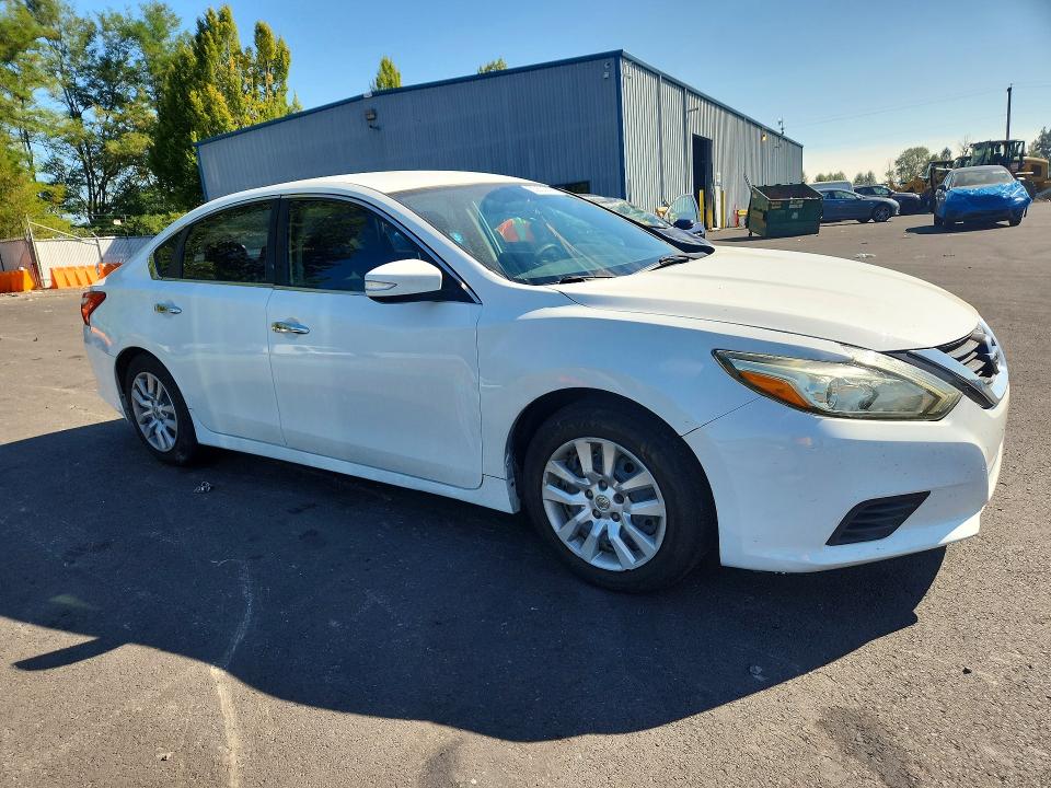 Продаж на аукціоні авто 2016 Nissan Altima, vin: 1N4AL3AP4GN317176, номер лоту: 65902746