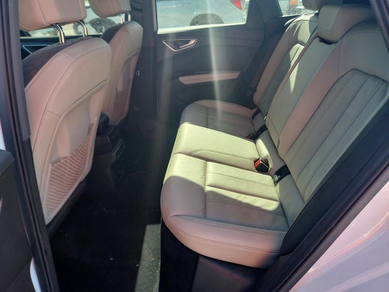 64676826 :رقم المزاد ، WA1H2BFZ9NP013997 vin ، 2022 Audi Q4 E-tron مزاد بيع