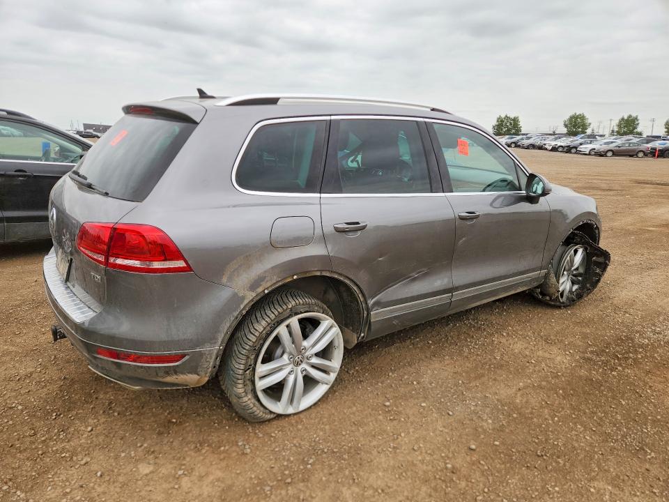 2013 Volkswagen Touareg მანქანა იყიდება აუქციონზე, vin: WVGDP9BP6DD012157, აუქციონის ნომერი: 64223346