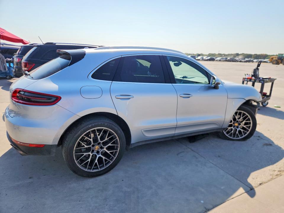 66988486 :رقم المزاد ، WP1AB2A55GLB57146 vin ، 2016 Porsche Macan مزاد بيع