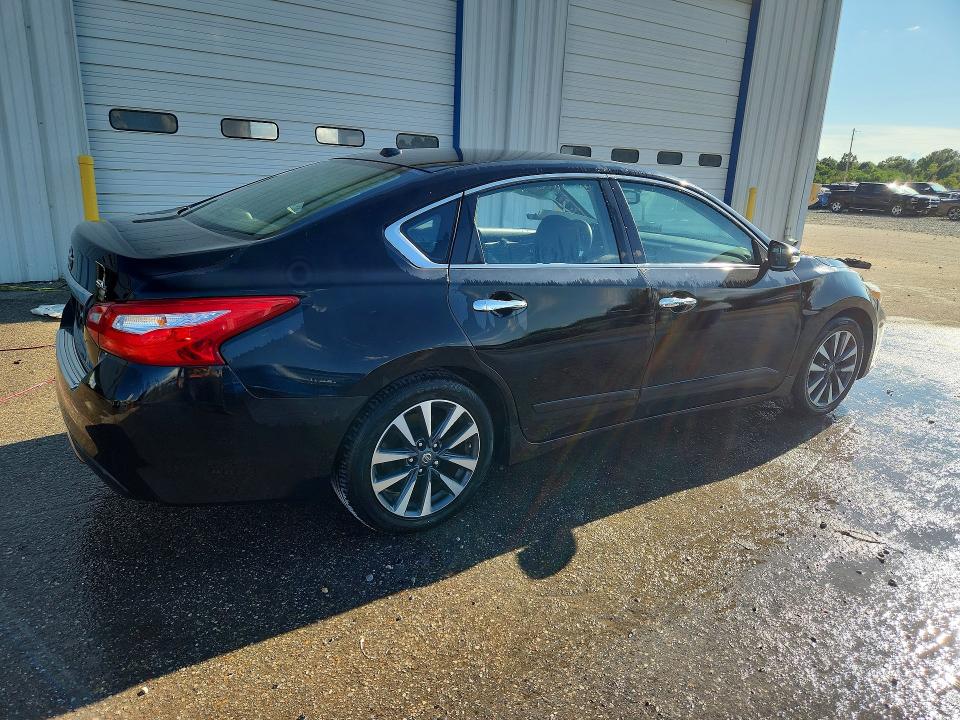 66756106 :رقم المزاد ، 1N4AL3AP3HC163282 vin ، 2017 Nissan Altima مزاد بيع