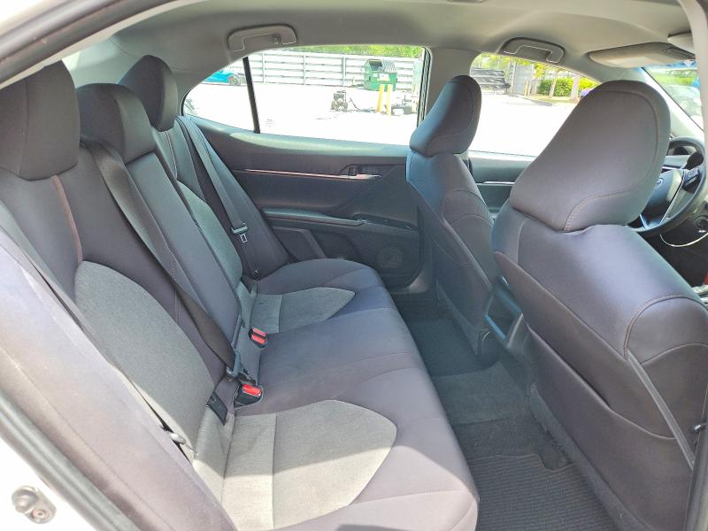 66035436 :رقم المزاد ، 4T1B11HK9JU047583 vin ، 2018 Toyota Camry مزاد بيع