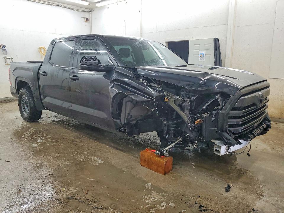 Продажа на аукционе авто 2023 Toyota Tundra, vin: 5TFKB5DB4PX084238, номер лота: 63130316