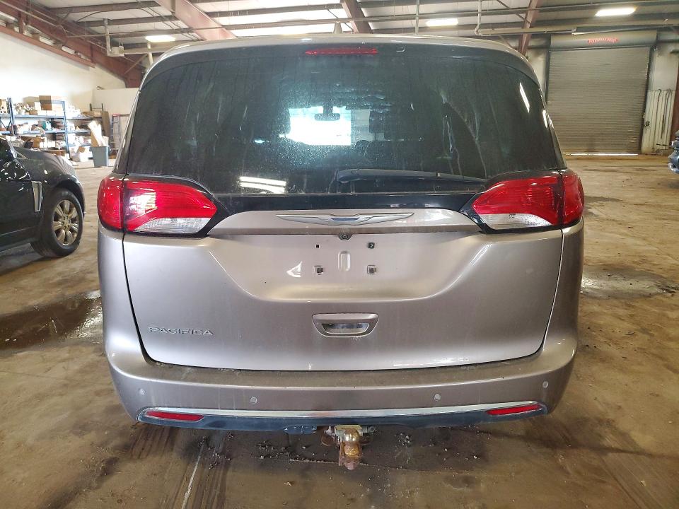 64969926 :رقم المزاد ، 2C4RC1EG1JR121766 vin ، 2018 Chrysler Pacifica مزاد بيع