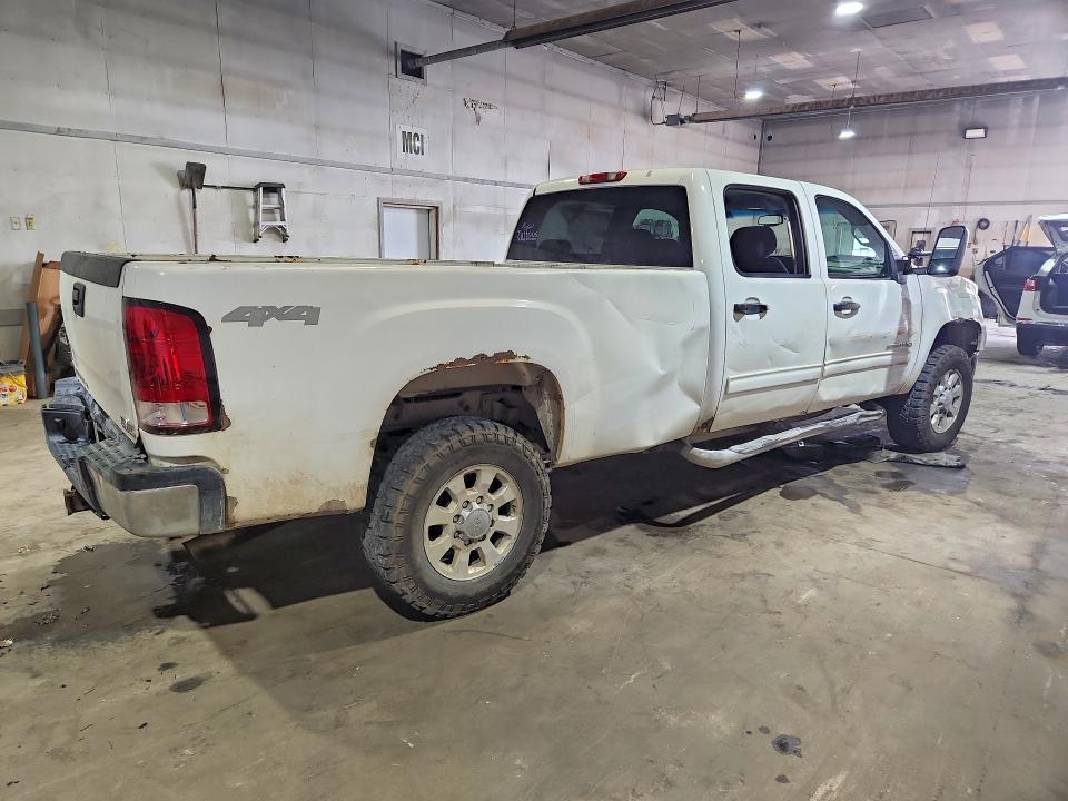 65099186 :رقم المزاد ، 1GT423EG1EF127007 vin ، 2014 Gmc Sierra مزاد بيع